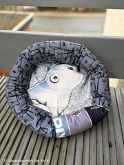 Kissen Panel Velvet On The Rocks - Snowfall Bear by Thorsten Berger