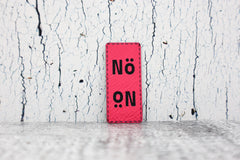 Kunstleder Label/Aufnäher NÖ - neonpink