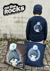 Kissen Panel Velvet On The Rocks - Penguin by Thorsten Berger