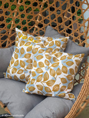 Canvas Dots & Leaves by Emjo Design