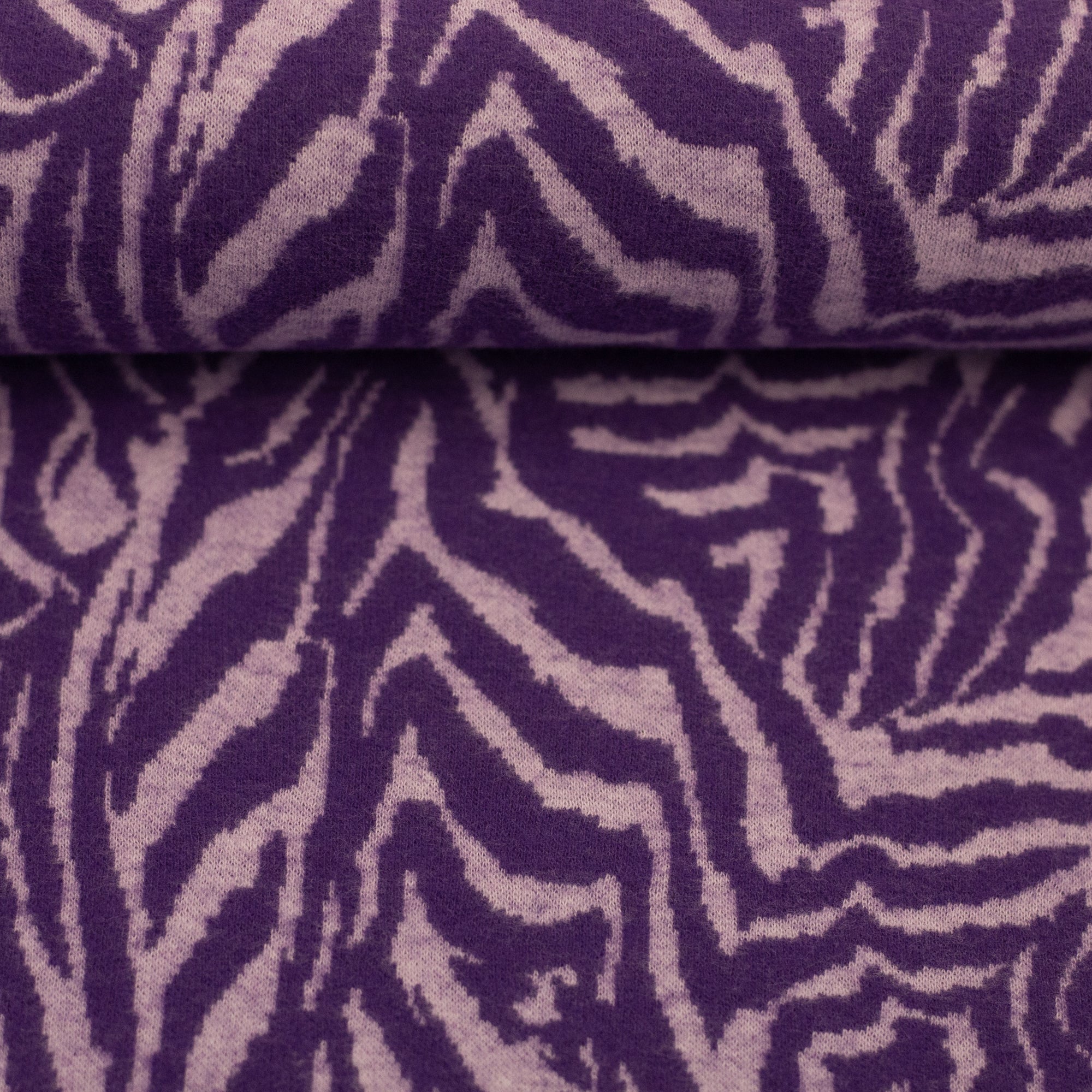 Baumwoll Jacquard Jersey Emily Animal Streifen in lila von Swafing bei Der Buntspecht