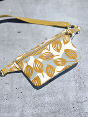 Canvas Dots & Leaves by Emjo Design