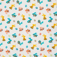 Reststück : 1,40 Meter  Baumwolle Ostern:  Webware Happy Easter  weißgrundig Blumen Häschen