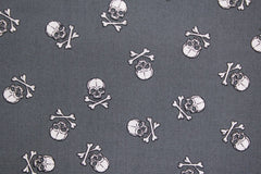 Baumwollstoff Creepy Skulls