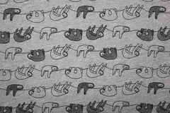 Reststück: 1,00m - Sweatshirt Stoff  Faultiere grau meliert