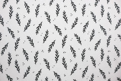 Reststück: 1,00m - Sweatshirt Stoff black brushes weiß