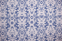 Reststück: 1,00m - Sweatshirt Stoff small flowers & branches rosa