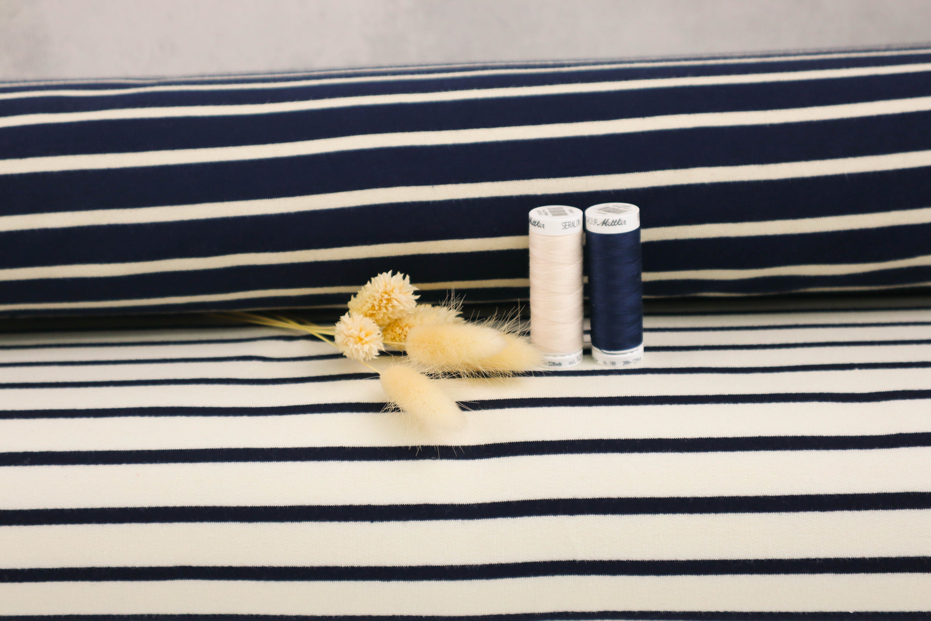 French Terry Basic Streifen in dunkelblau und weiß vom Buntspecht Shop